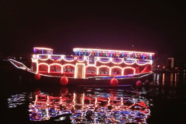 dhow-cruise-dubai-creek